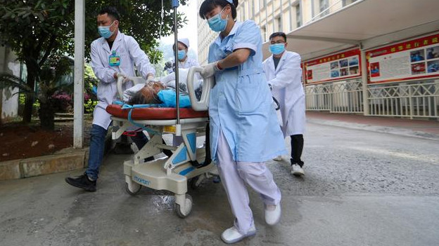 肝脏|多家医院联合呼吁：不想肝脏“硬如石头”，夏季少吃3食物，转告家人