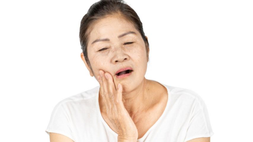 牙齿|牙龈肿痛不是平白无故的，老中医：牙齿问题，根源是胃和肾出了问题