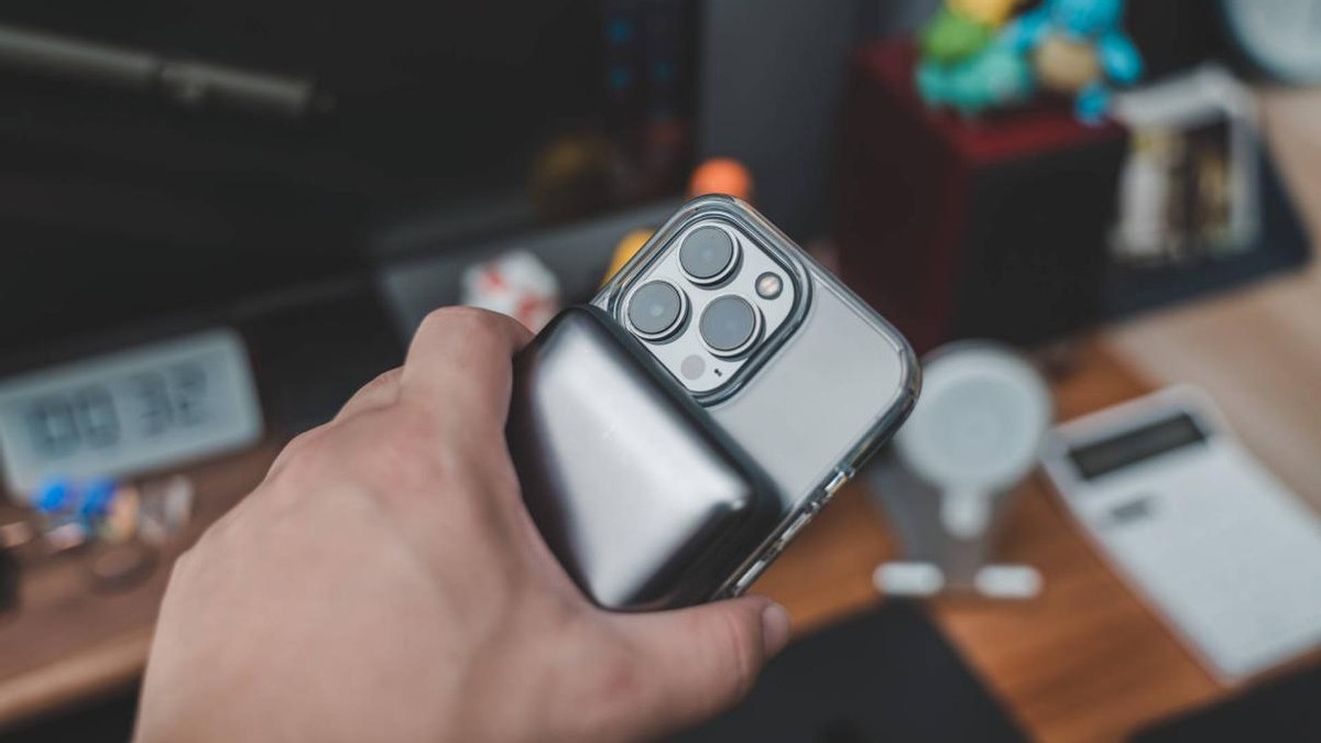 显卡|都2022年了，iPhone还是令人捉急的充电技术怎么解？答：上外挂