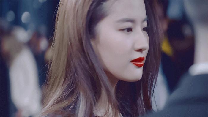 金鹰女神|8位“金鹰女神”感情：刘亦菲分手，迪丽热巴未恋爱，她出轨离婚