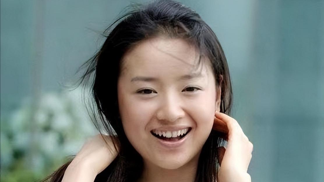 祝卿好|离婚10年的董洁素颜出镜为自己庆生，13岁的儿子长相像极了妈妈