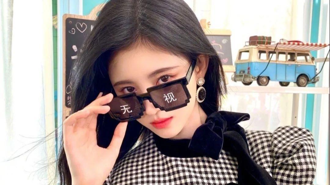 修图|开眼了！女星们逐帧修图，赵露思秒变V脸，杨幂也是“合成”美女