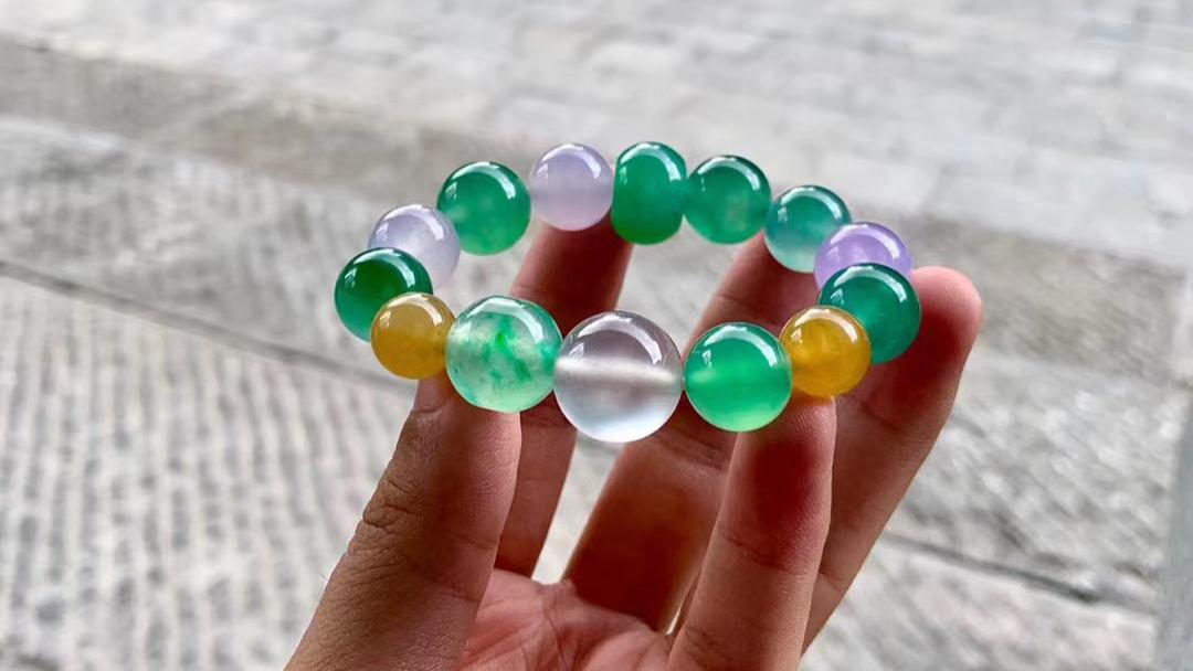 |一颗珠子要13万元。为什么翡翠珠链如此昂贵