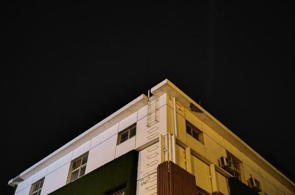 |16G+1TB现货没人买？中兴Axon40Ultra难遇“伯乐”