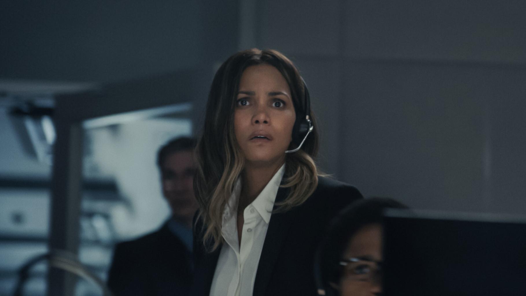 好莱坞|耗资9亿拍摄，票房2.5亿差评率62%，中国观众救不了《月球陨落》