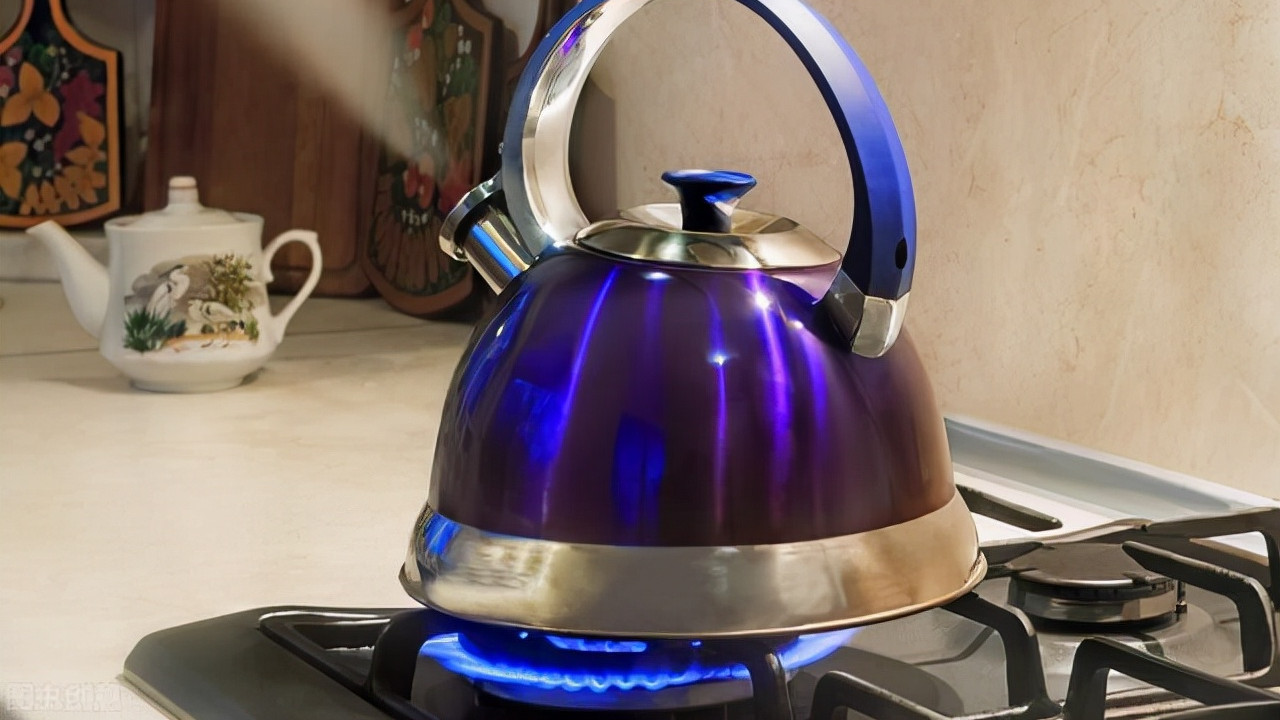 用电和用天然气来烧水，哪个更划算？今天才知道，还好不算晚