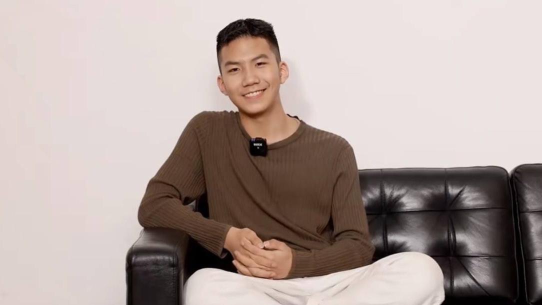 胡皓康|霸占热搜2天，胡军的儿子靠一张图一段话圈粉！网友：顶级Alpha