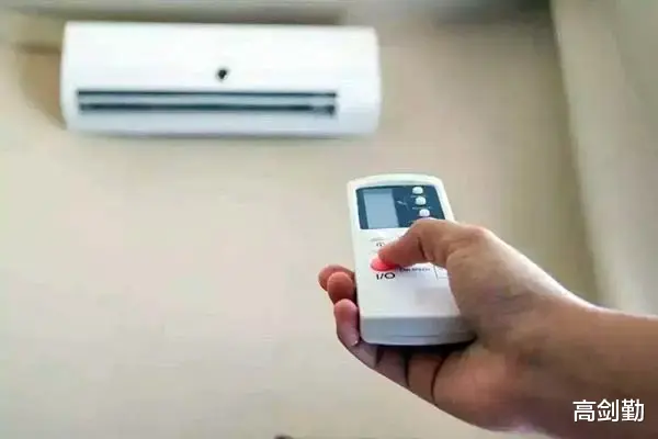 亚马逊|空调的除湿模式并不建议长时间开，达到除湿效果后，即可调整的其他舒适的模式