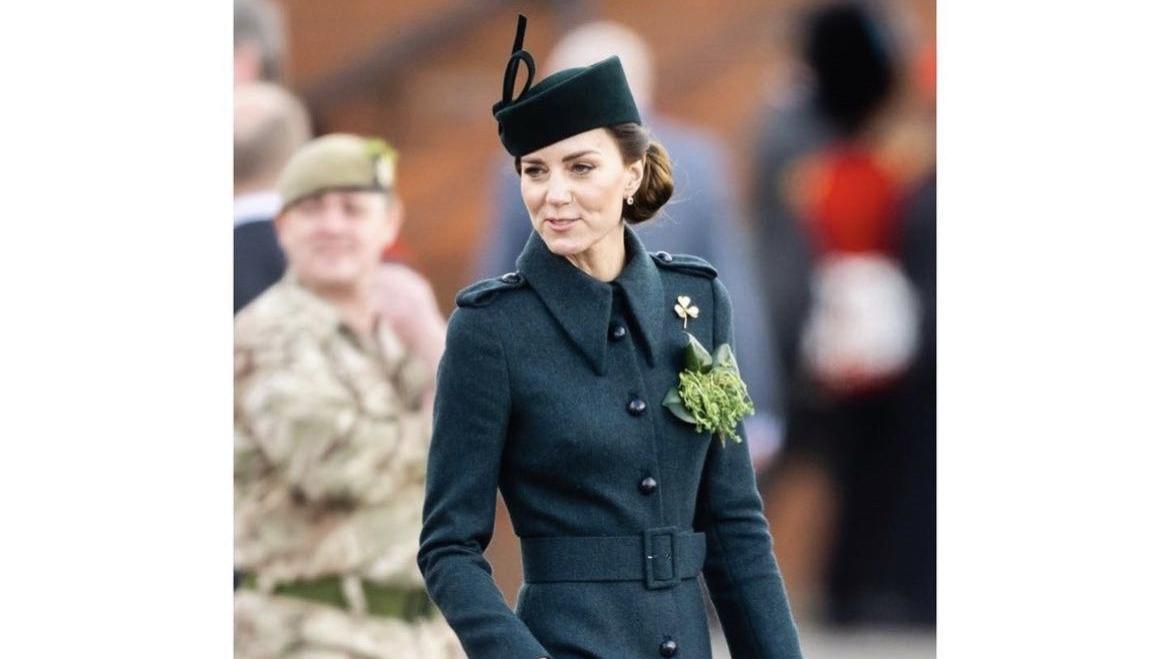 凯特王妃喜欢的墨绿色，普通上班族也能穿得漂亮，一个颜色穿一周洋气大方