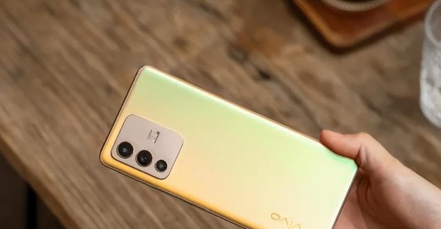 华为荣耀|为啥宁选荣耀70,也不选vivoS15?三个原因很现实!