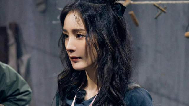 美丽|杨幂密室逃脱卷发美丽可爱