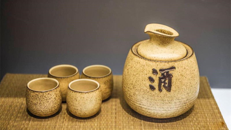 杜康|盘点国内3种好喝的光瓶酒，不含一滴食用酒精，味道纯正不上头