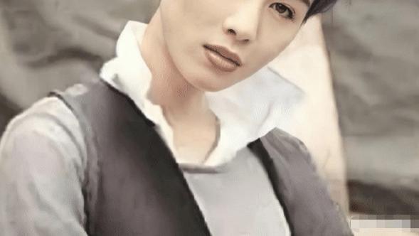 袁洁莹|罕见现身！袁洁莹身材消瘦，与同性女友恋爱多年分手，至今仍单身