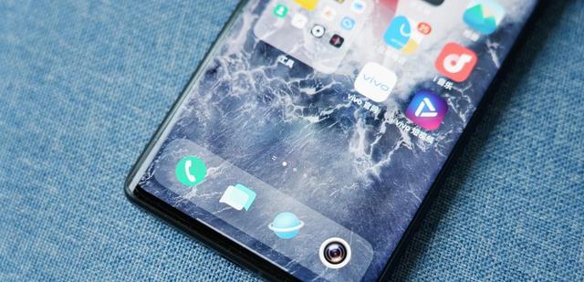 iqoo|买手机不要抠抠搜搜，建议一步到位！这款国产旗舰用三五年都行