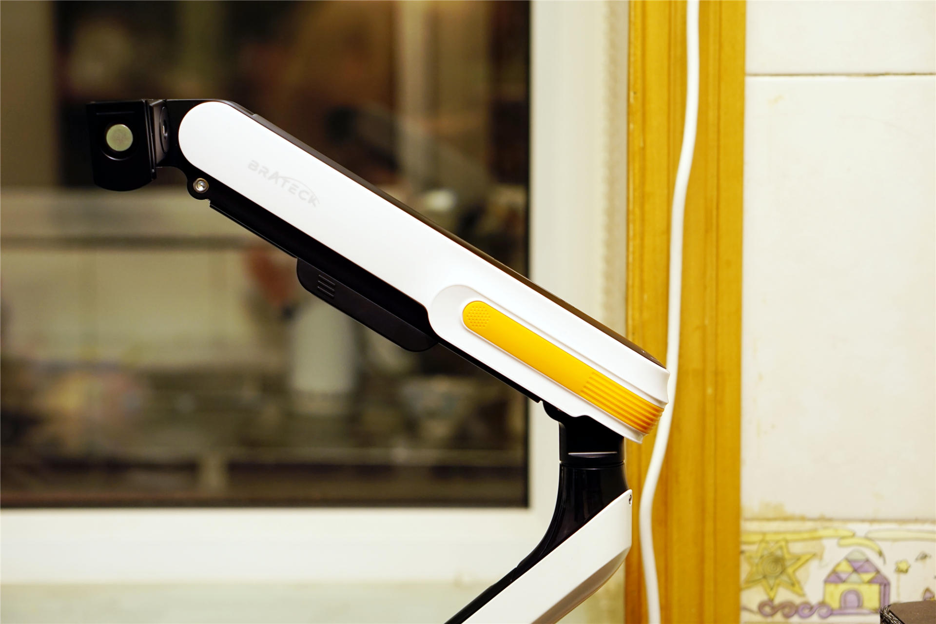 顯示器|用過就離不開的桌面神器，顯示器支架真香，北弧E580