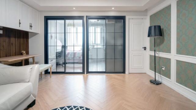 60㎡单身公寓改成两房一厅，住下一家三口，幸福感从来不是靠房子大