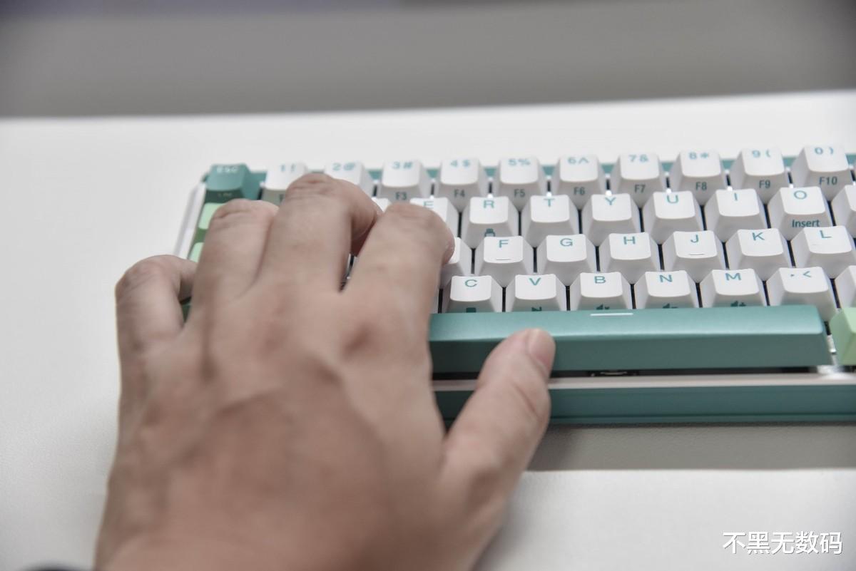 高通骁龙|完全拆解，这就是你们想要的好看、极简机械键盘，看你还买不买