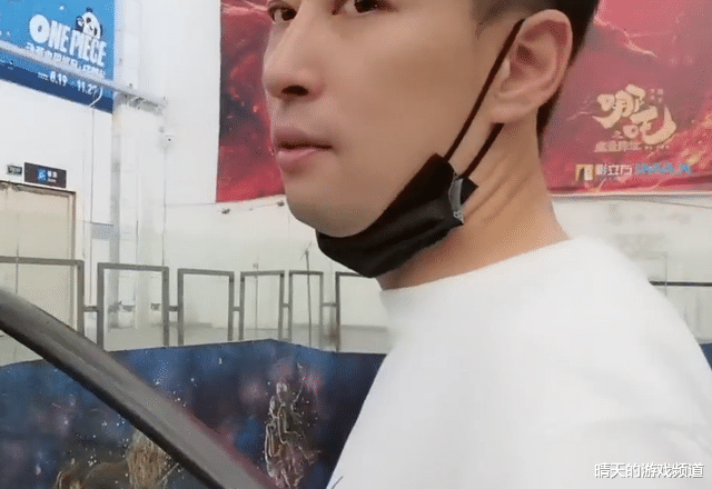 海贼王|“钞能力”实锤，钱小佳海贼展见手办就想买，还给水友准备了礼物