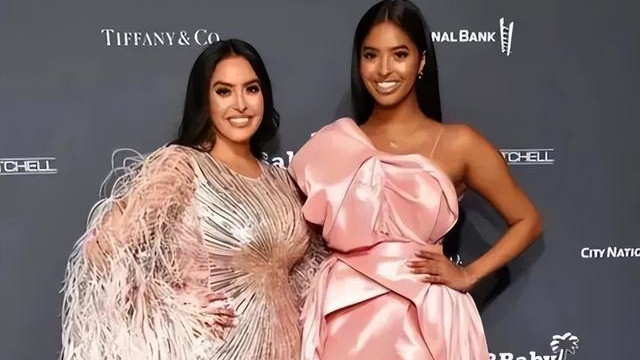 科比·布莱恩特 科比19岁大女儿晒近照，减肥成功凸显气质，身材完美堪比瓦妮莎