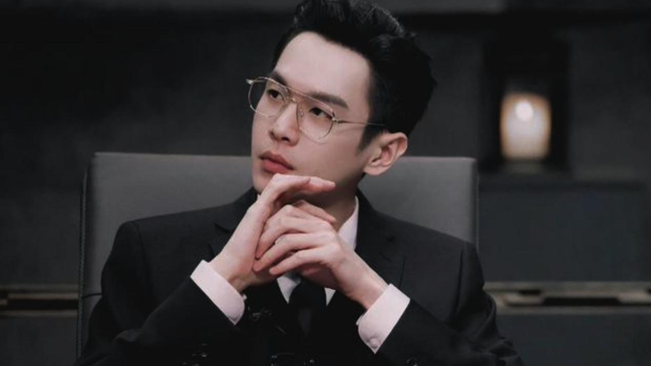 杨洋|同为“西装男神”，把杨洋肖战和靳东张晋放一起，差距就出来了