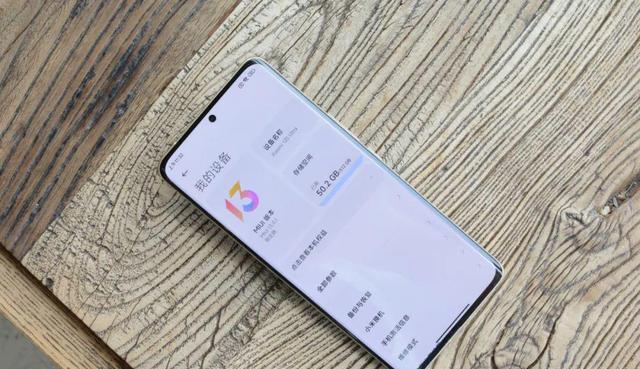 小米科技|买手机不能太抠门,目前口碑最好的3款手机,用5年也丝毫不卡!