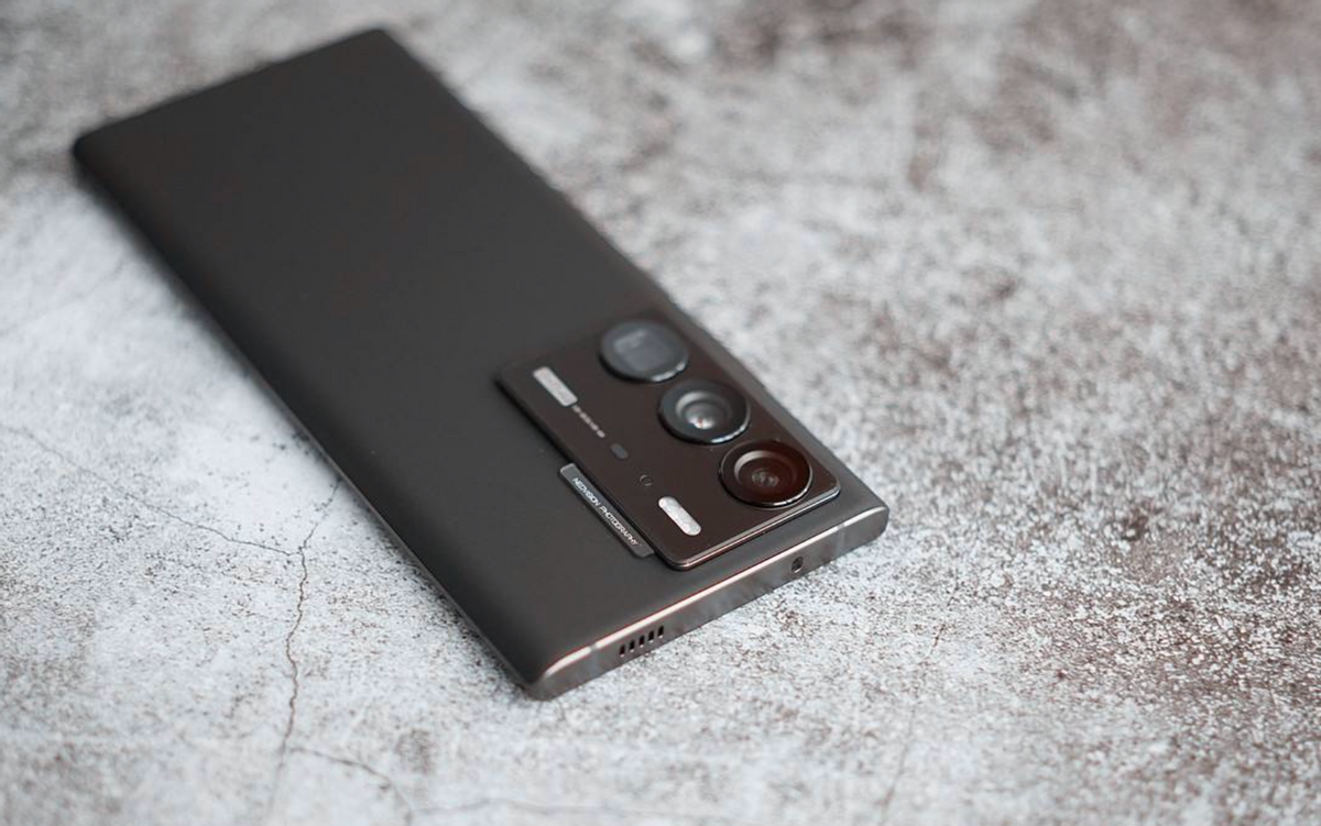 中兴|最高16GB+1TB加持,技术力堪比华为,为何就是没啥人买呢?