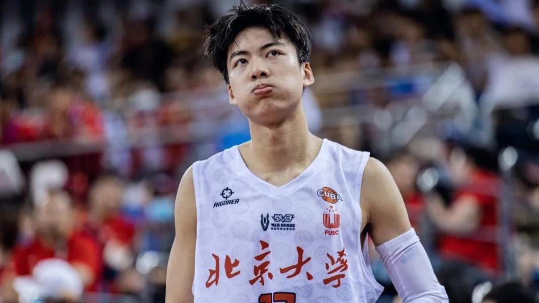 海南|四中黄金一代！这个从海南走出的小伙儿将与齐麟在CBA相会？