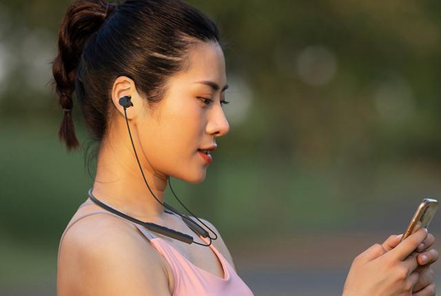 索爱|索爱手机市场前路不明,另辟“新战场”蹊径,旗下蓝牙耳机大卖