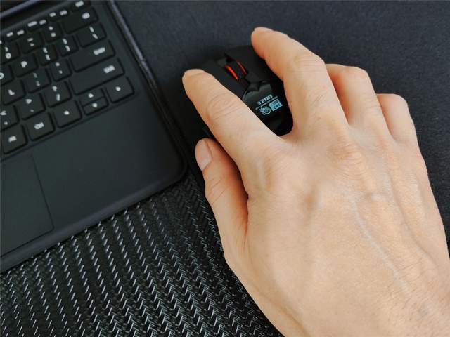 |创新V+无线技术,DPI多功能宏编程,雷柏VT960S上手体验