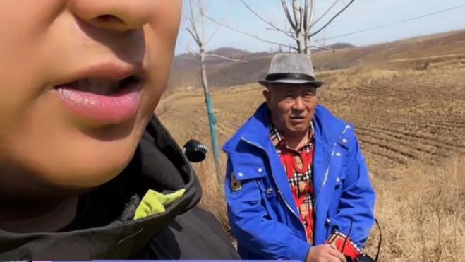 赵四|49岁赵四已用上拐杖？网友见状调侃“带药”没，却被他儿子怒斥！