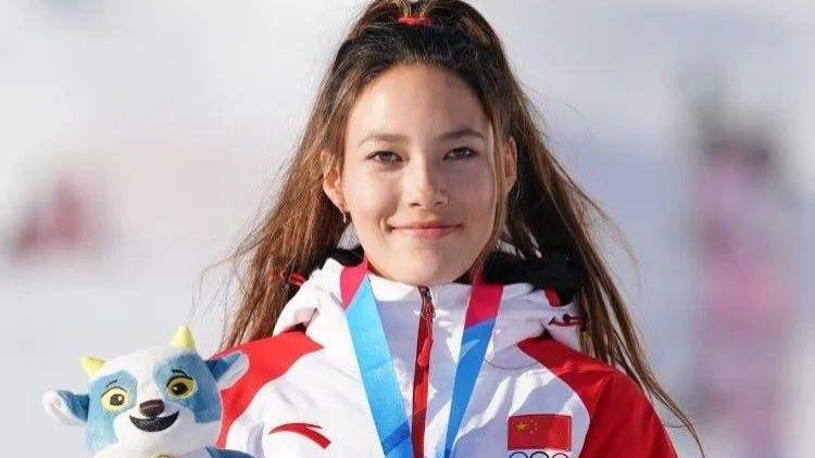 谷爱凌|谷爱凌入选“亚洲30大精英”榜单，身份国籍曝光，打了多少喷子的脸？