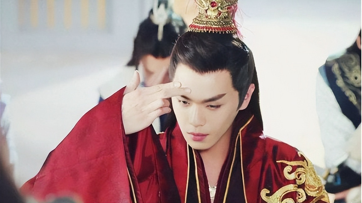 肖战|气质不行别穿“红衣”，把肖战杨洋和张翰放在一起，差别就出来了