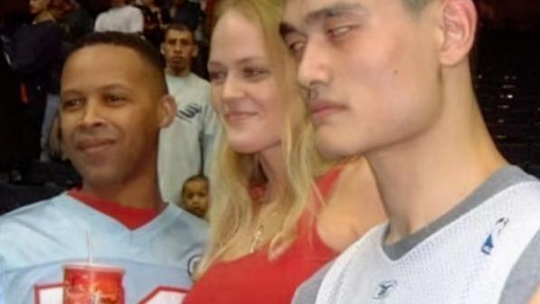 广州队|NBA10大错觉图！姚明“偷瞄”美女 阿杜白头 奥尼尔有狐臭