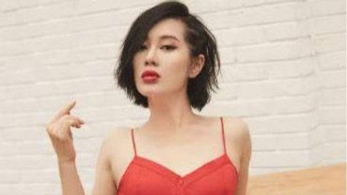 赵文卓|曾将黄渤吻到害羞，和导演同居12年却被抛弃，如今身价40亿仍未婚