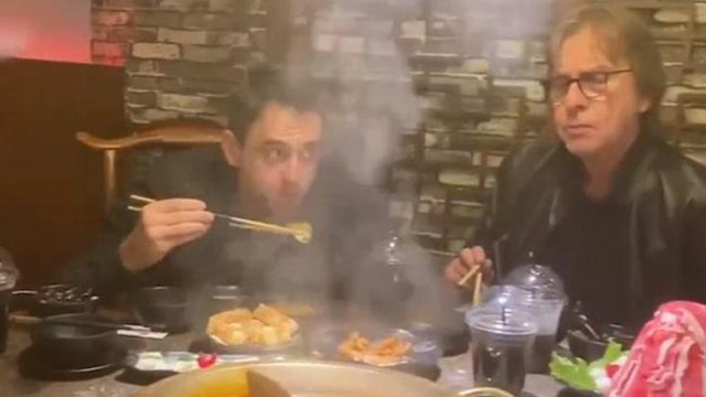 赵心童|与赵心童一起吃火锅，奥沙利文只顾闷头吃肉：全场由赵公子买单！
