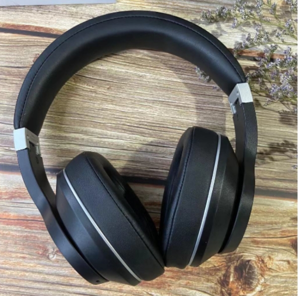 主动降噪|具有主动降噪 ANC 的头戴无线耳机使在嘈杂的地方听音乐愉快