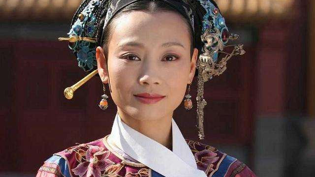 华妃|在《甄嬛传》中端妃多次帮助甄嬛，可为什么观众认为端妃这个人不地道