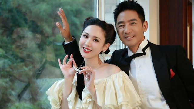 韦小宝|程莉莎45岁的脸和身材，都让25岁的我酸了