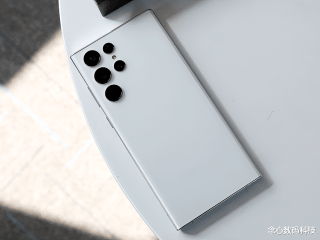 iPhone|外行人买手机图便宜,内行人主张一步到位,这三款手机不买你后悔