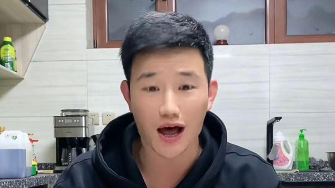 嘎子谢孟伟现身回应手机风波！信誓旦旦很自信，发维权动态被嘲讽