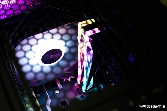 技嘉|为开学准备,12代i5+B660M+3070TI迎战大学四年“学习”生涯