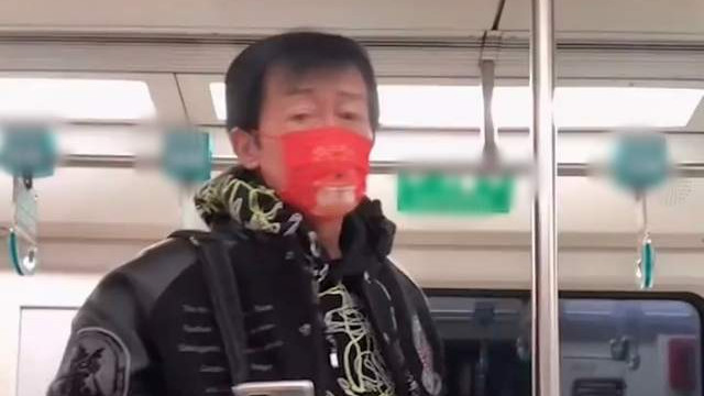 陈勋奇|70岁港星坐地铁无人识，含泪为家乡加油，女儿坠楼身亡后独居内地