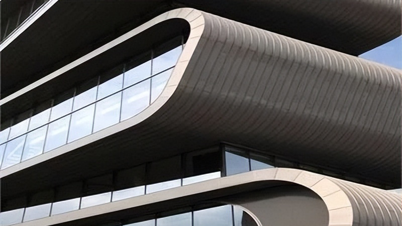 铝镁锰板用在建筑幕墙上，可以赋予建筑别样的生命力