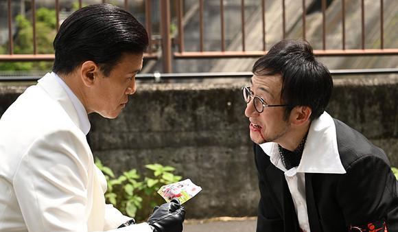 |假面骑士revice：牛岛老爹收花图公开，有去年流苏退场那个味了！