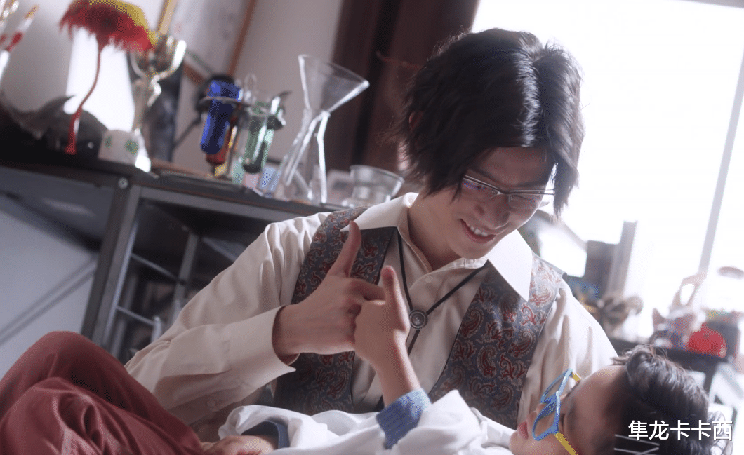 艾克斯奥特曼|假面骑士revice狩崎败北后崩溃式洗白 一切都是艾克斯奥特曼的错