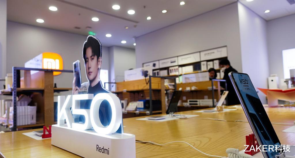 gtx|手机强制降亮度成行业潜规则,厂商们偷偷摸摸是为几何?