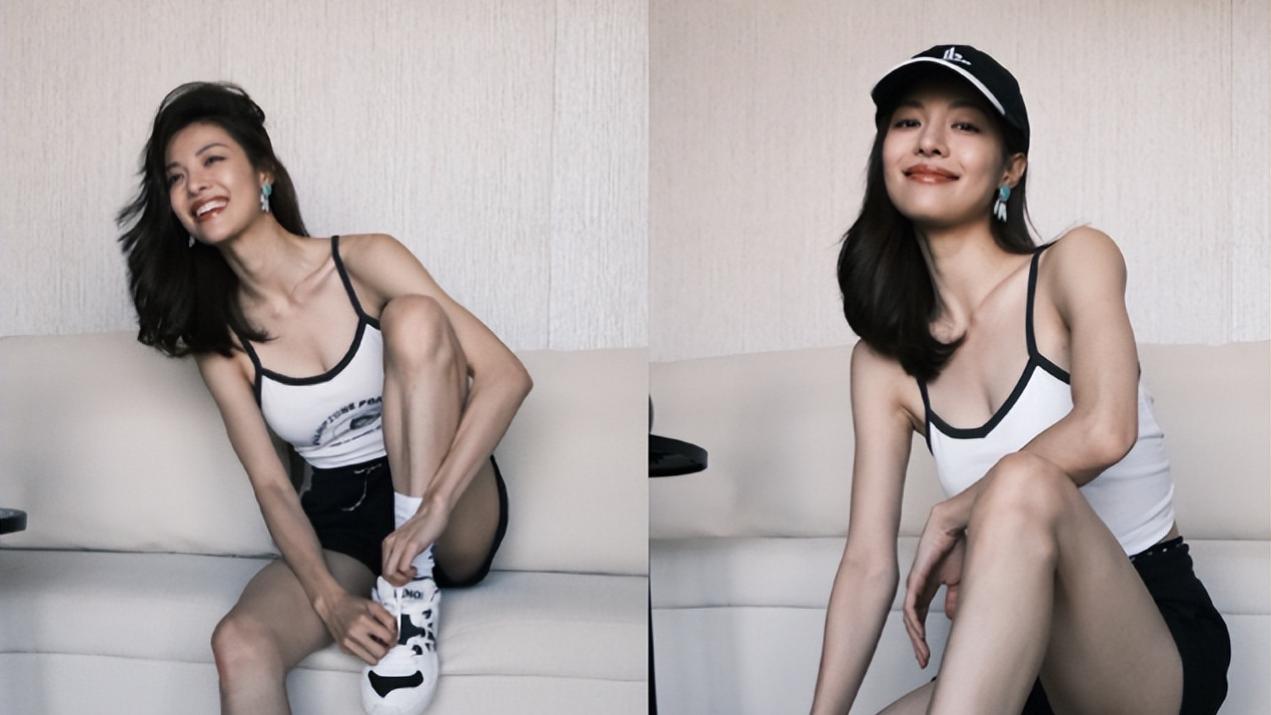 钟楚曦|钟楚曦穿吊带短裤秀好身材，领口太大露事业线，皮肤白嫩双腿细长