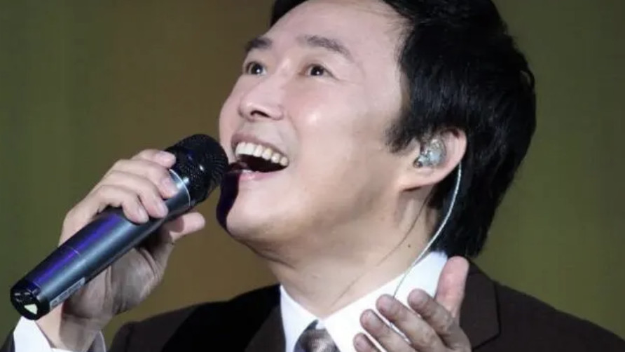 费玉清|66岁无儿无女，20亿资产无人继，哥哥想分一半，费玉清怎么回答？