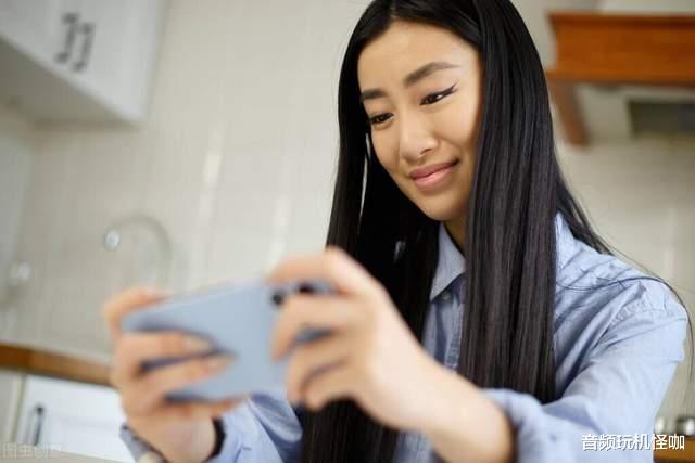 oppo reno|对不足三千元的手机，进行灵魂拷问，究竟是什么让人们心动呢？