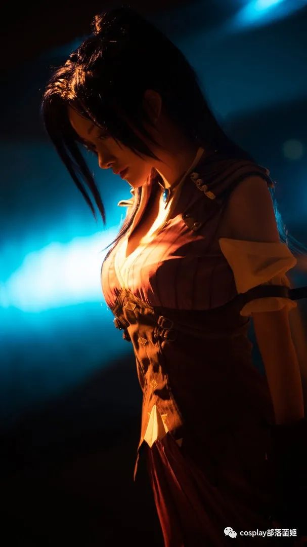 acgn漫評|cos：英雄聯盟動畫雙城之戰皮城女警凱特琳cos正片@逆光